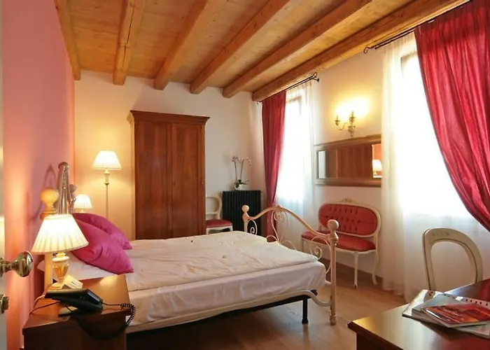 罗肯达阿尔蓬费罗酒店