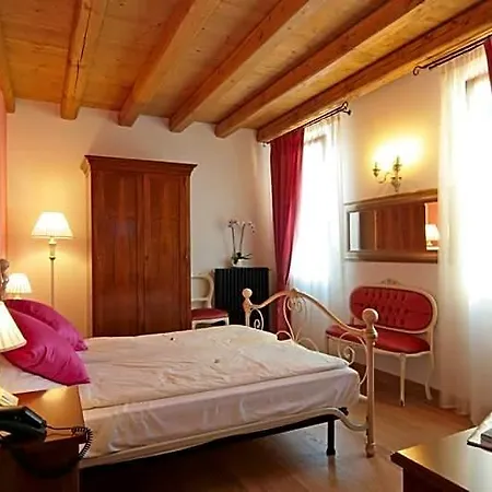 Hotel Al Ponte De Fero 2*